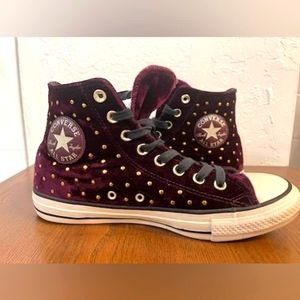 Converse Chuck Taylor Hightop 8.5 Velvet Stud Sangria